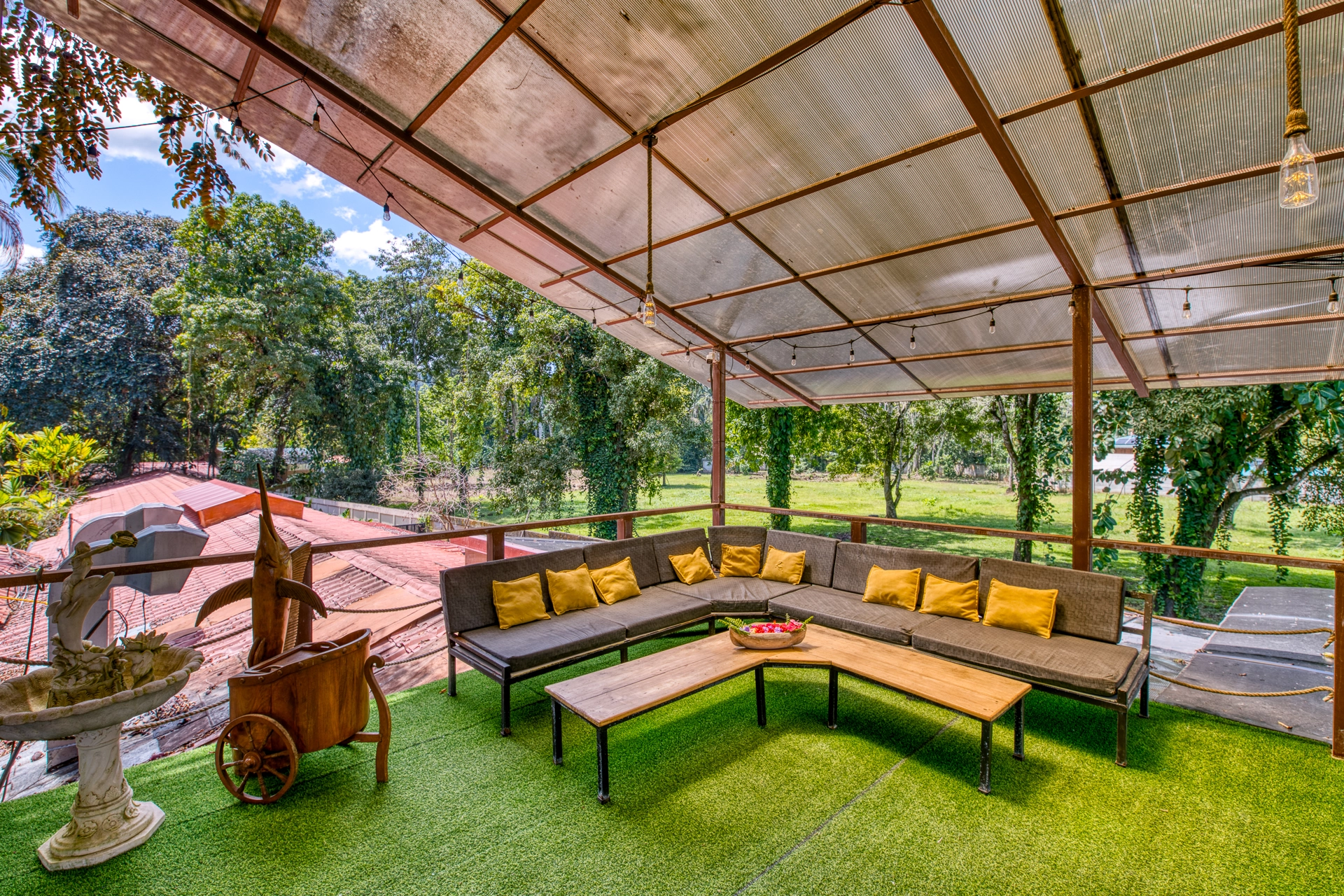Atlantida Lodge Footer